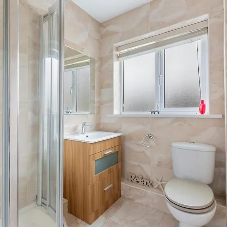 Elegant 3br With Garden And Parking Dublin